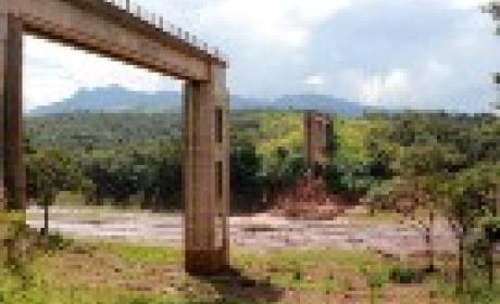 Observatório também vai fornecer análises integradas e propostas para políticas públicas e ações para a redução de risco de desastres e estratégias de gestão relacionadas (Imagem: Fiocruz Minas) Rio barroso em função da queda de barragem