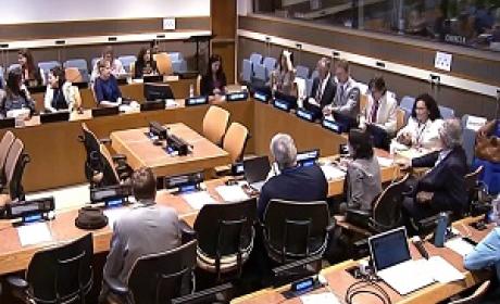 Foto: reprodução da internet Dezenas de participantes da reunião sentados e reunidos em uma grande sala