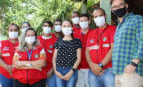 Famílias selecionadas receberão visita de equipe composta por técnicos e enfermeiros (Foto: José Gadelha) Técnicos e enfermeiros reunidos