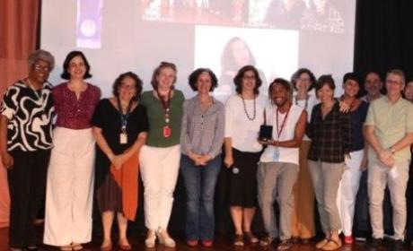 Foto: Peter Ilicciev Estudantes premiados reunidos