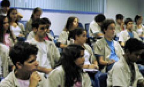 Foto: Raul Santana / Multimagens Fiocruz Fotografia de alunos em sala de aula