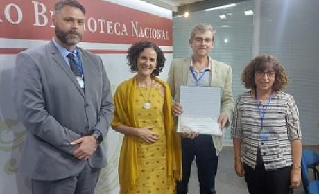 Foto: COC/Fiocruz Peter, Aline, Marcos José e Rosa, em cerimônia da Unesco na Biblioteca Nacional