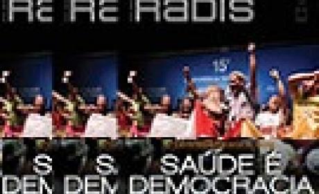 Radis de janeiro de 2016 Capas sobrepostas da revista Radis de janeiro, escrito "Saúde é democracia"