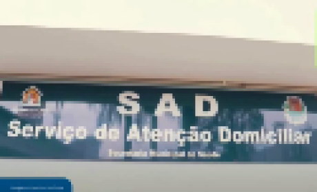 Foto: Frame do vídeo institucional "SUS e a Reabilitação na Atenção Domiciliar – Uma revisão sistemática" | Nippis Divulgação Entrada de um prédio da SAD - Serviço de atenção do domiciliar