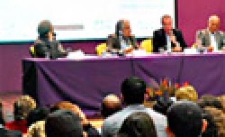 Em duas edições, foram exibidos 140 pôsteres, dos quais 42 foram selecionados para apresentação oral e 10 foram premiados (Foto: Bio-Manguinhos_ Foto do evento realizado em 2013