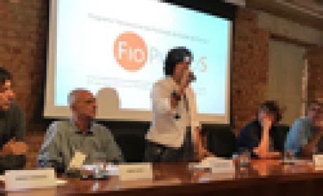 Programação colocou em pauta importantes aspectos da área, articulando academia, translação de conhecimento e movimentos sociais (Foto: Luiz Pistone) Nisia Trindade na abertura do evento