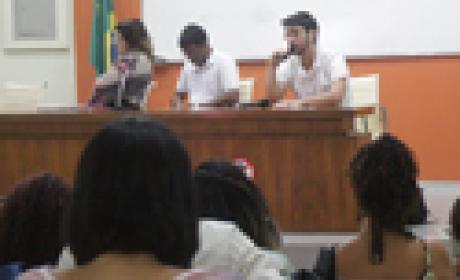 Foto: Ana Maurice Pesquisadores na mesa