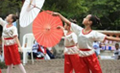 Imagem: IOC Meninas dançando com roupas típicas do Japão