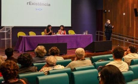 Foto: SNCT Fiocruz Diadiney Helena de Almeida na mesa de abertura
