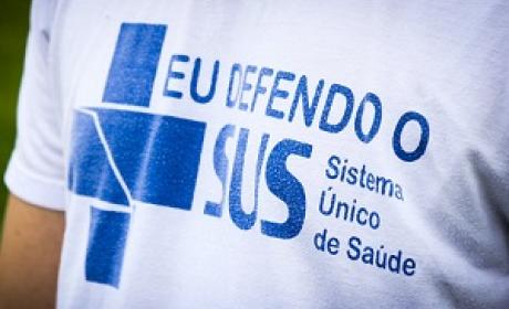 Foto: Fernanda Ferreira (Ascom SindEnfermeiro) Camisa com a frase eu defendo o SUS