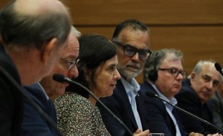 Nísia Trindade e Mario Moreira em uma reunião