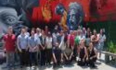 Cerca de 20 participantes da reunião reunidos