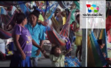 Imagem: Icict Pessoas em uma feira