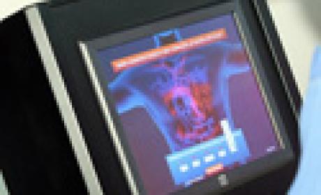 Módulo digital interativo mostra o impacto do diabetes no corpo humano Modelo de aparelho digital interativo que mostra o impacto do diabetes no corpo humano