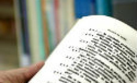 Foto: Vinicius Marinho/ Multimagens Fiocruz Close na página aberta de um livro