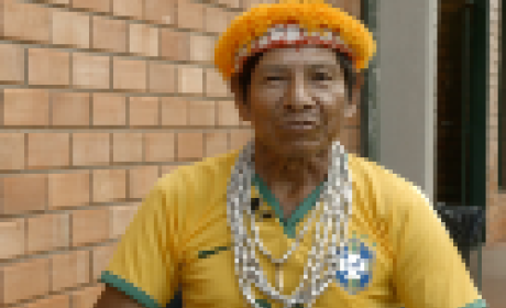Imagem: divulgação Índio com a camisa do Brasil