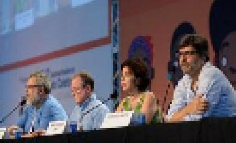 Foto: Goerge Maragaia Fotografia da mesa de debate